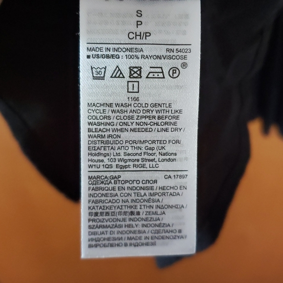 Flowy black dress from the gap - Picture 4 of 8